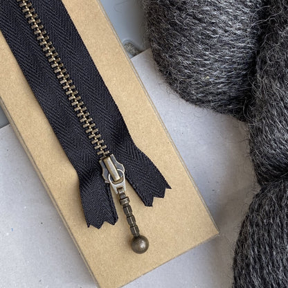 Zipper 17 cm Black PetiteKnit
