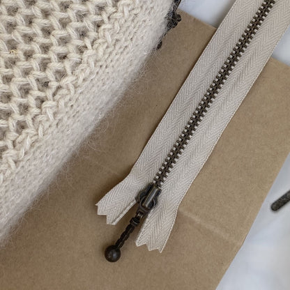 Zipper 17 cm Sand PetiteKnit
