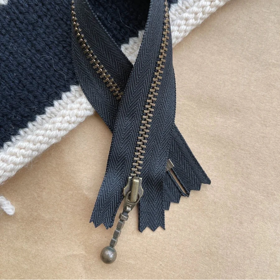 Zipper 23 cm Black PetiteKnit