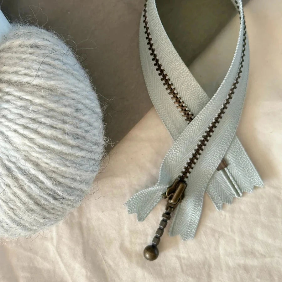 Zipper 23 cm Sea Foam PetiteKnit