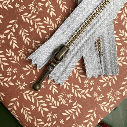 Zipper 35 cm Dove Grey PetiteKnit