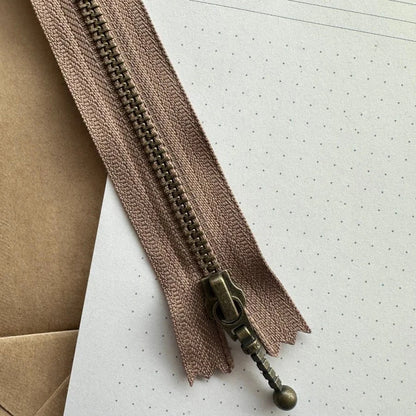 Zipper 35 cm Hazelnut PetiteKnit